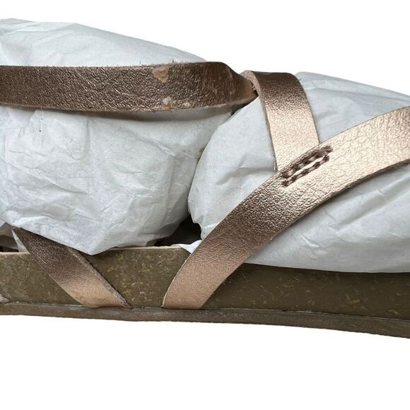 NEW Blowfish Malibu Kids Gorgeous-K Pearl Rose Gold Dyecut Sandals 4 - Picture 2 of 12